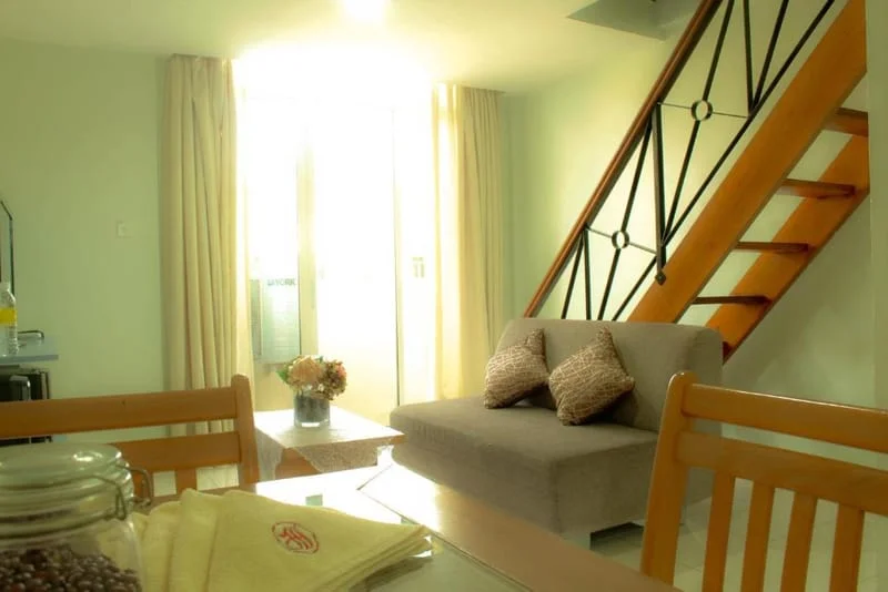 1 Queen Bedroom + Double Single Bed + Bedroom Duplex