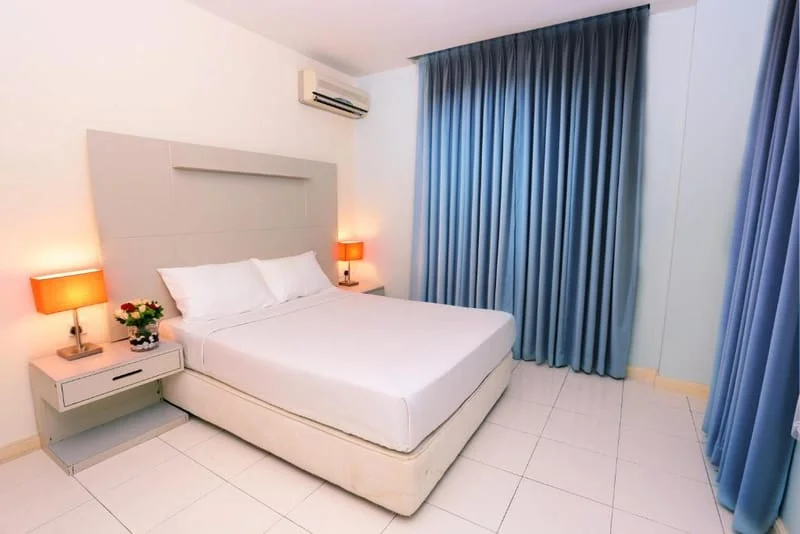  2 Queen Bedroom + 2 Single Bed + Living Room